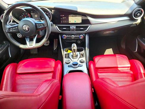 Used 2023 Alfa Romeo Giulia Veloce RWD image 16