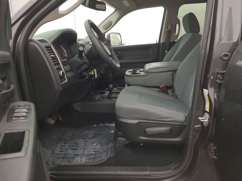 Used 2018 RAM 2500 Tradesman w/ Chrome Appearance Group image 19