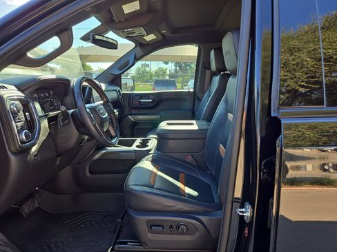 Certified 2021 GMC Sierra 1500 AT4 w/ AT4 Value Package AWD/4WD image 9