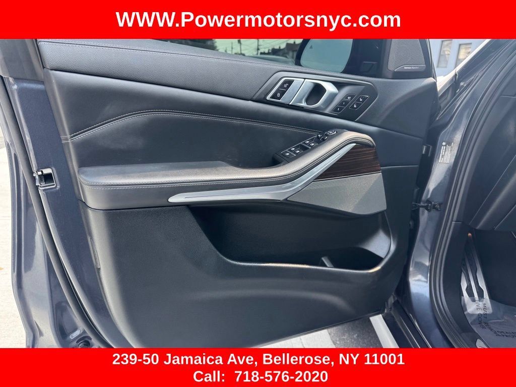 Used 2021 BMW X5 M50i w/ Executive Package AWD/4WD image 25
