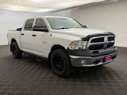 Used 2018 RAM 1500 ST w/ SXT Appearance Group AWD/4WD image 7