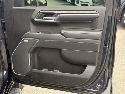 Used 2022 Chevrolet Silverado 1500 LTZ w/ Technology Package AWD/4WD image 34