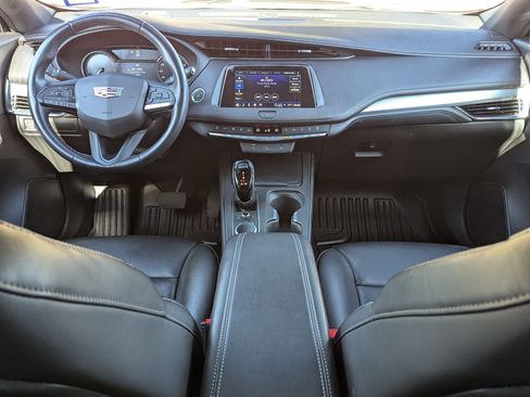 Used 2023 Cadillac XT4 Premium Luxury image 17