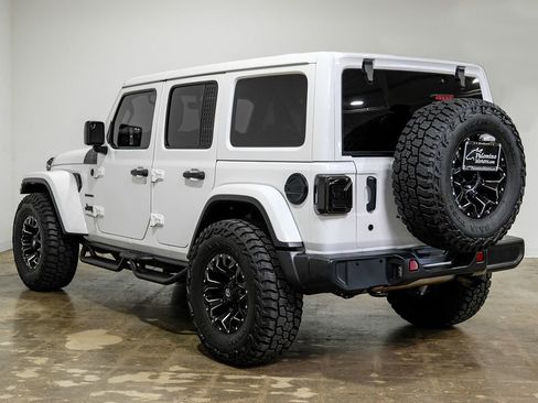 Used 2020 Jeep Wrangler Unlimited Sahara AWD/4WD image 9