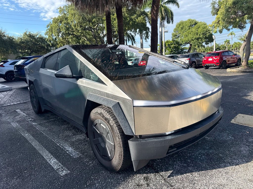 Used 2025 Tesla Cybertruck AWD Crew Cab image 3
