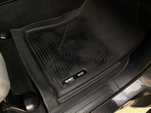 Used 2018 Toyota Tundra Limited w/ Limited Premium Package image 16