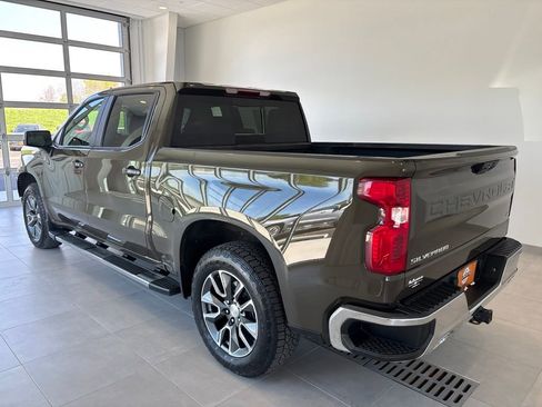 Used 2023 Chevrolet Silverado 1500 LT AWD/4WD image 2