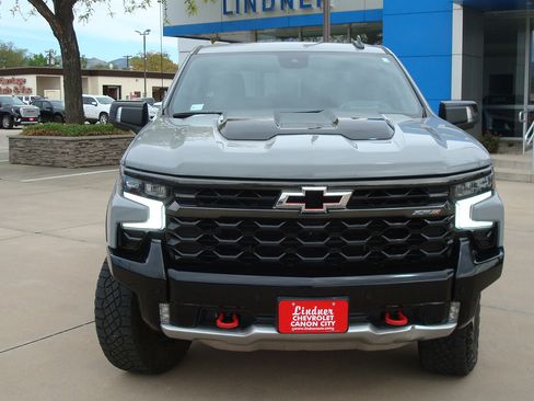 Used 2025 Chevrolet Silverado 1500 ZR2 w/ Technology Package AWD/4WD image 2