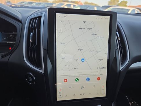 Used 2024 Ford Edge SEL image 12