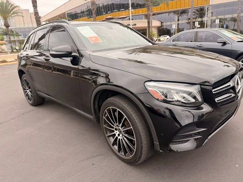 Used 2019 Mercedes-Benz GLC 300 4MATIC image 3