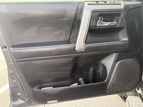 Used 2020 Toyota 4Runner SR5 Premium image 3