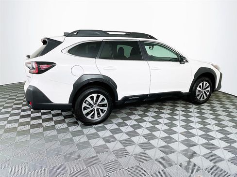Certified 2025 Subaru Outback Premium AWD/4WD image 11