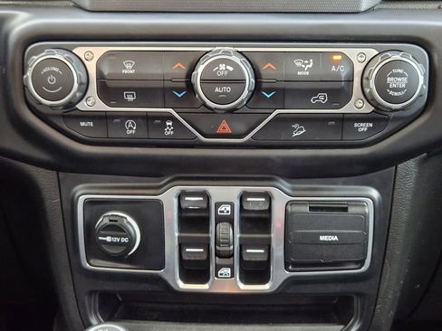 Used 2018 Jeep Wrangler Unlimited Sport S image 17