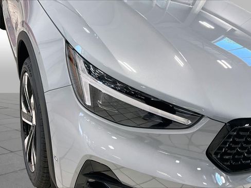 New 2026 Volvo XC40 B5 Ultra w/ Protection Package Premier AWD/4WD image 15