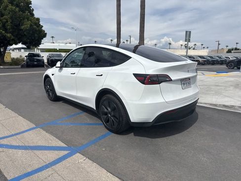 Used 2024 Tesla Model Y Long Range image 16