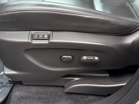 Used 2018 Buick Encore Essence FWD image 13