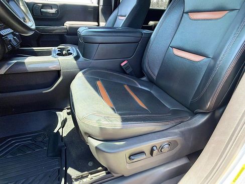 Used 2020 GMC Sierra 2500 AT4 w/ AT4 Premium Package AWD/4WD image 11