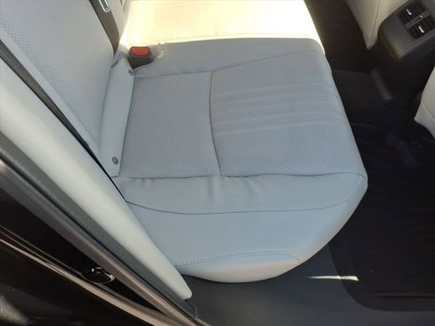 Used 2018 Honda Accord Touring image 20