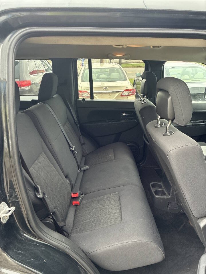 Used 2012 Jeep Liberty Sport w/ Popular Equipment Group AWD/4WD image 14