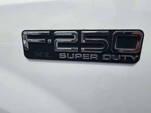 Used 2002 Ford F250 XL AWD/4WD image 17