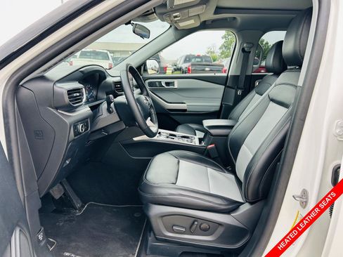 Used 2024 Ford Explorer XLT w/ Equipment Group 202A AWD/4WD image 3