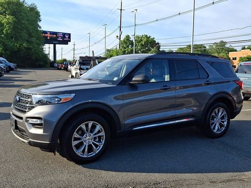 Certified 2023 Ford Explorer XLT w/ Equipment Group 202A AWD/4WD image 5