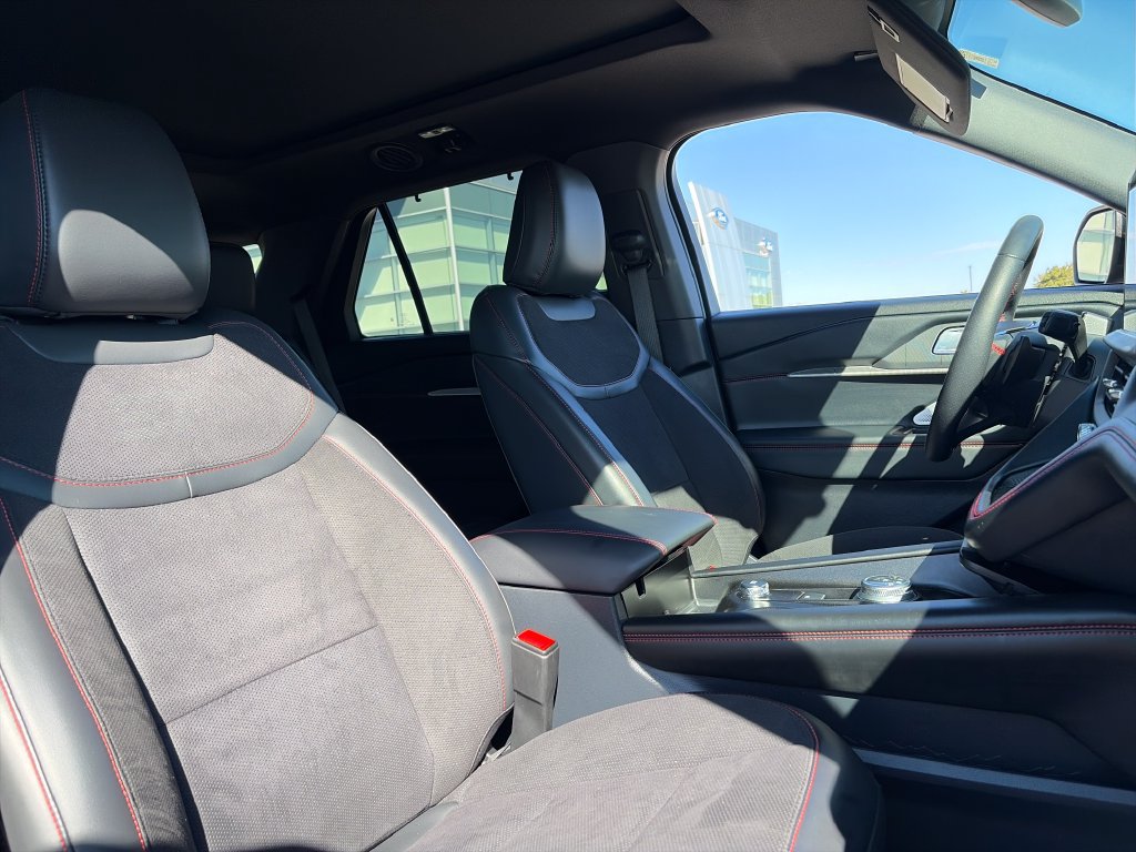 Used 2025 Ford Explorer ST AWD/4WD image 14
