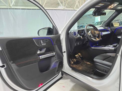 Used 2023 Mercedes-Benz GLB 250 4MATIC image 19