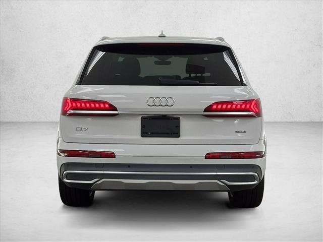 Used 2023 Audi Q7 2.0T Premium w/ Convenience Package AWD/4WD image 7