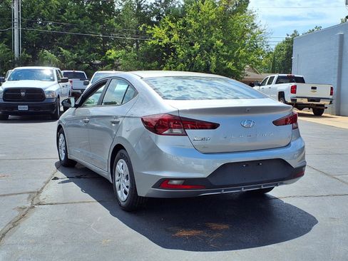 Used 2020 Hyundai Elantra SE FWD image 3