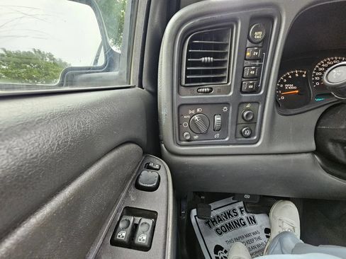 Used 2003 Chevrolet Silverado 1500 LS w/ Off-Road Package AWD/4WD image 17