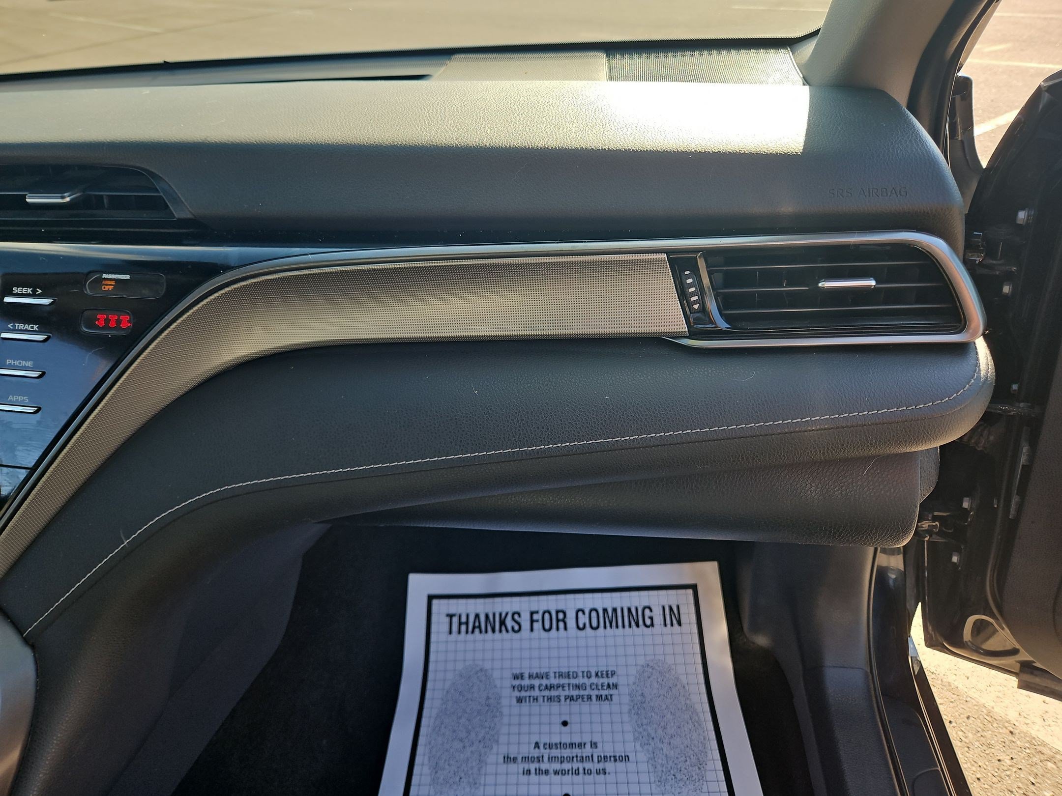 Used 2020 Toyota Camry SE FWD image 28