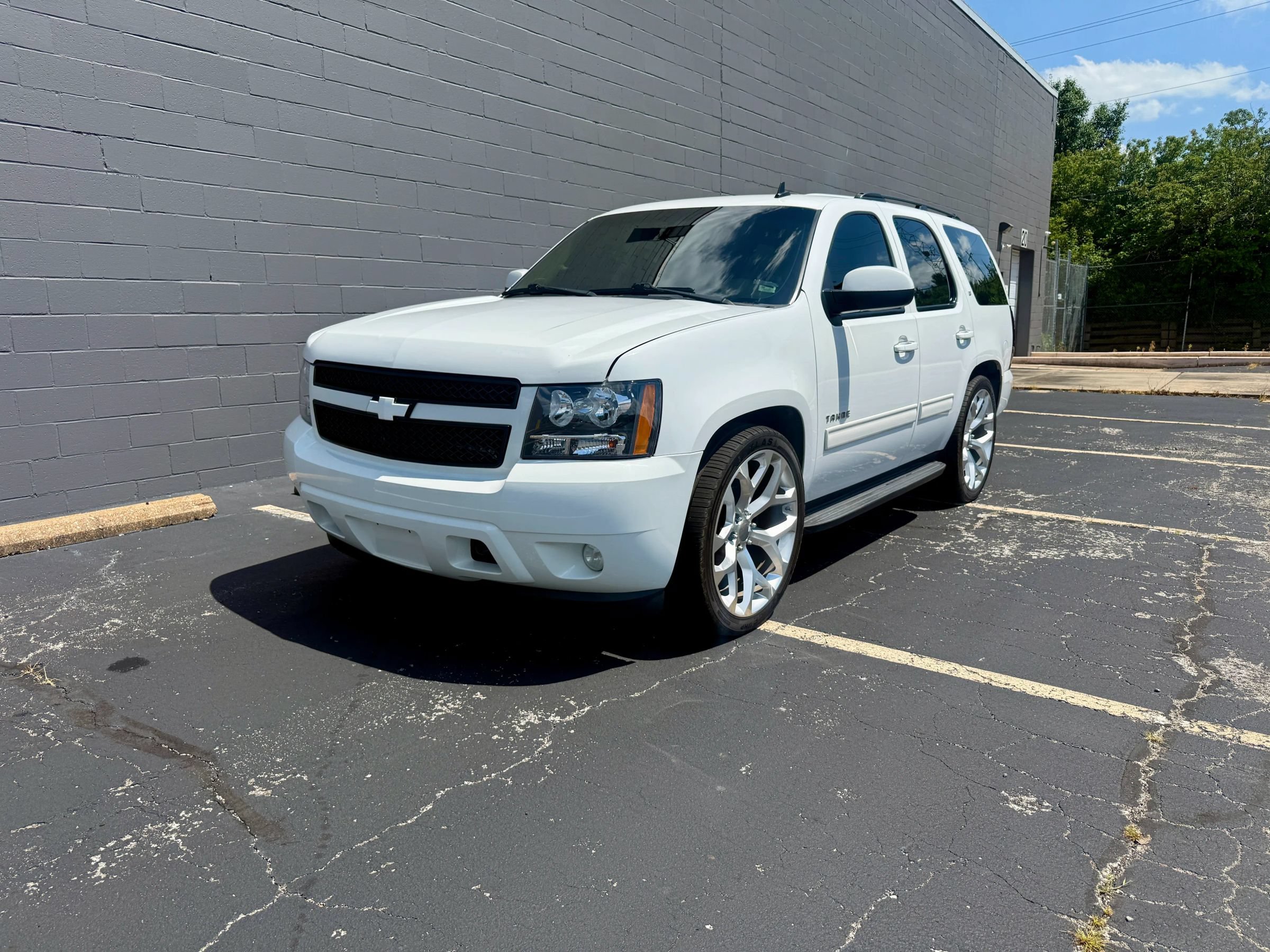 Used 2010 Chevrolet Tahoe LT AWD/4WD image 8