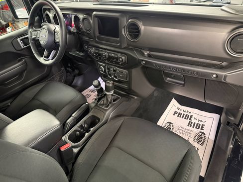 Used 2022 Jeep Wrangler Unlimited Sport image 33