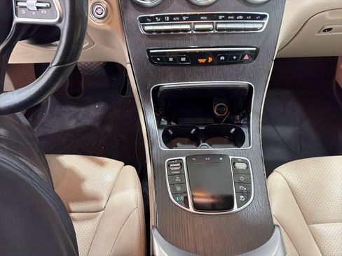 Used 2021 Mercedes-Benz GLC 300 4MATIC image 28