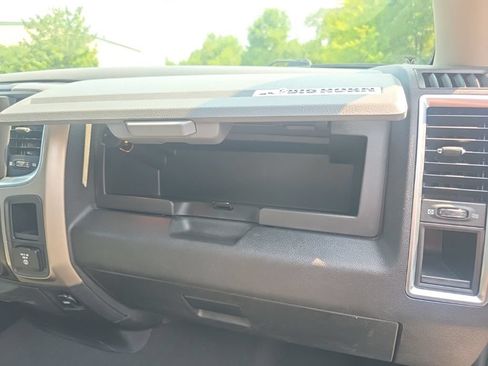 Used 2018 RAM 1500 Big Horn AWD/4WD image 36