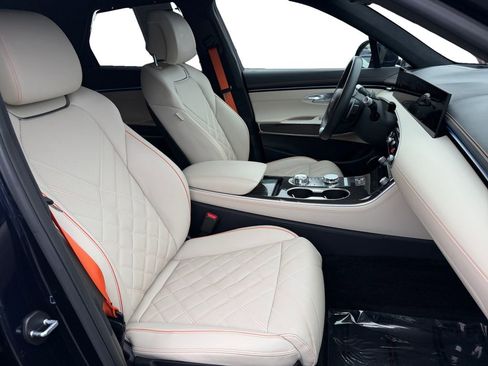 Used 2026 Genesis GV70 3.5T Sport Prestige image 15