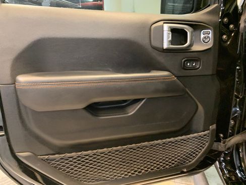 Used 2021 Jeep Gladiator Mojave image 14