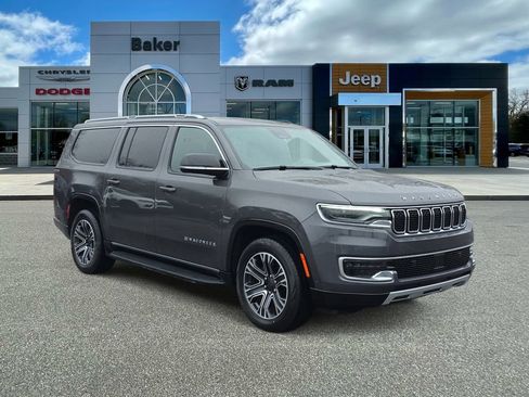 Used 2024 Jeep Wagoneer L Series II w/ Flexible Seating Group image 1