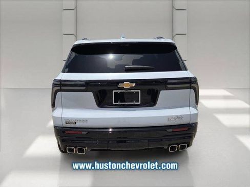New 2026 Chevrolet Traverse High Country FWD image 4