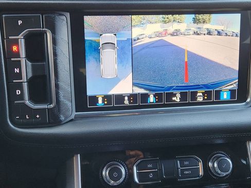 Used 2021 GMC Yukon Denali w/ Denali Premium Package image 22