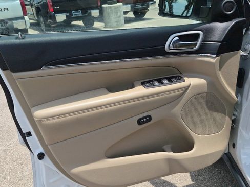 Used 2021 Jeep Grand Cherokee Limited RWD image 10
