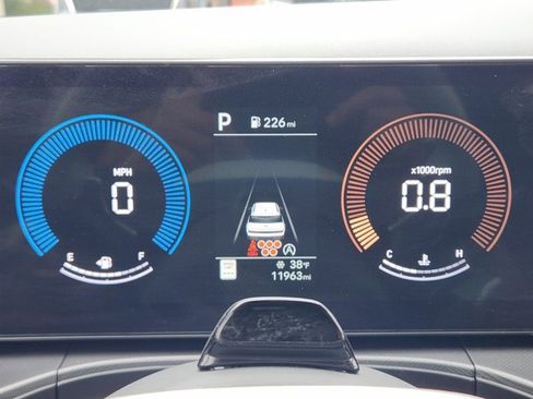 Used 2025 Hyundai Santa Fe SEL image 15