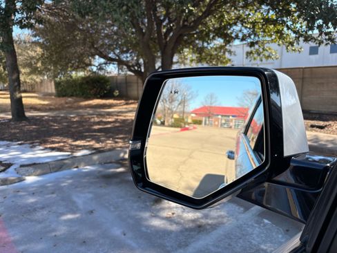 Used 2020 Cadillac Escalade ESV Luxury image 31