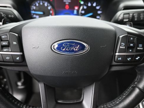 Used 2020 Ford Explorer XLT w/ Equipment Group 202A AWD/4WD image 17