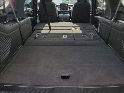 Used 2023 GMC Yukon XL SLT AWD/4WD image 56