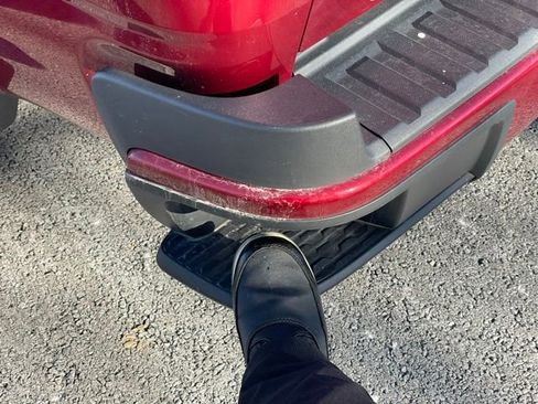 Used 2018 Chevrolet Colorado Z71 image 30