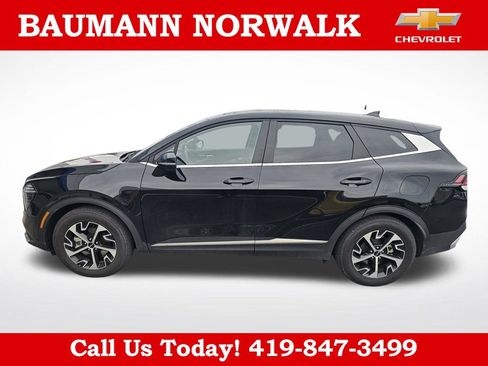 Used 2025 Kia Sportage EX FWD image 8