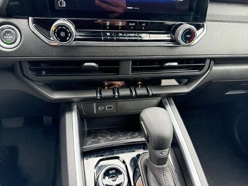 Certified 2024 Chevrolet Colorado Trail Boss w/ Advanced Trailering Package image 11