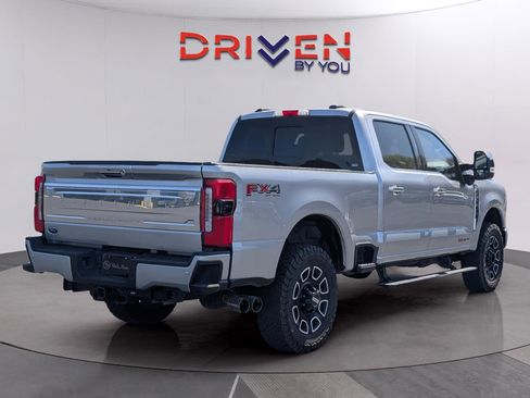 Used 2024 Ford F250 Platinum image 5